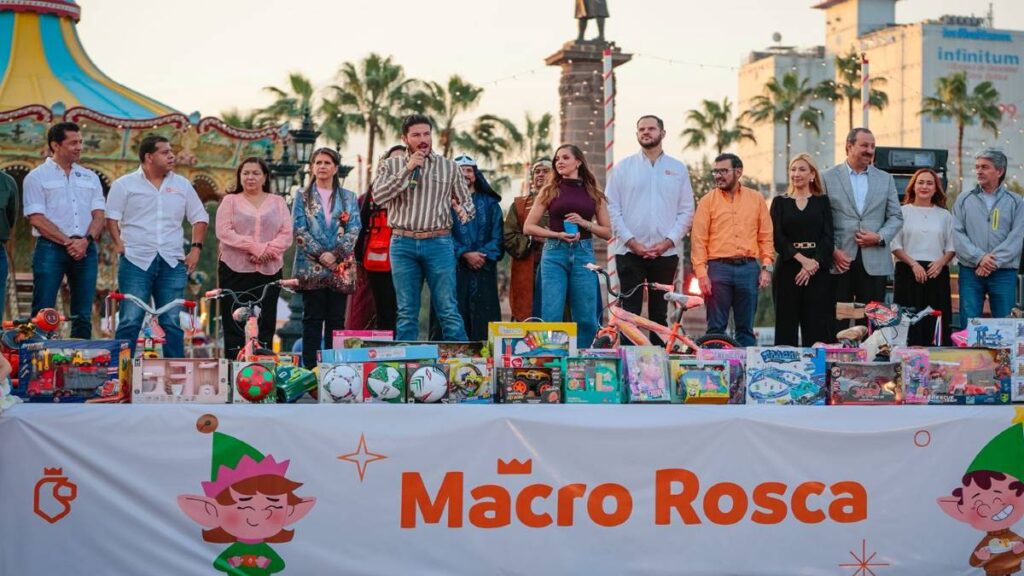 Celebraciones del Día de Reyes con Macro Rosca y Regalos para Niños en Nuevo León